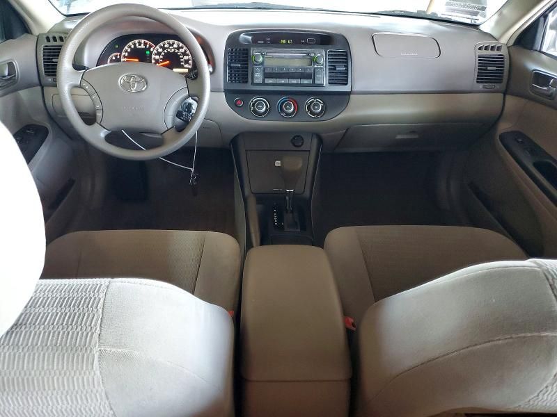 2005 Toyota Camry le