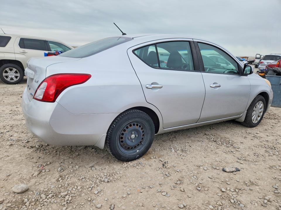 2012 Nissan Versa 1.6 s