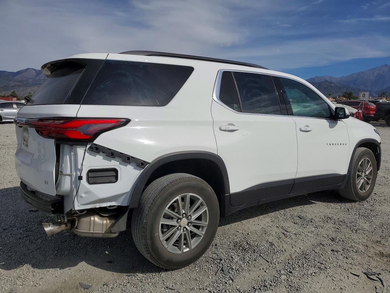 2023 Chevrolet Traverse lt