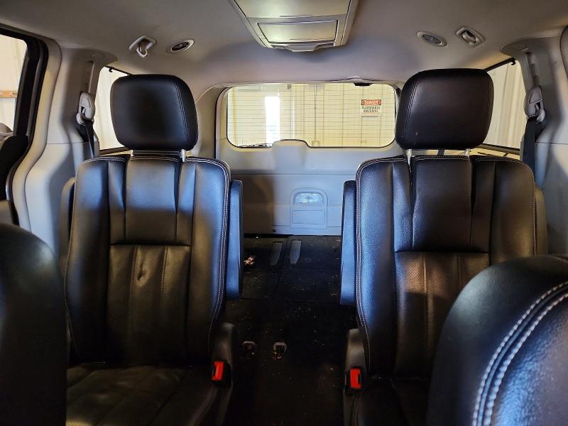 2013 Chrysler Town & Country Touring l