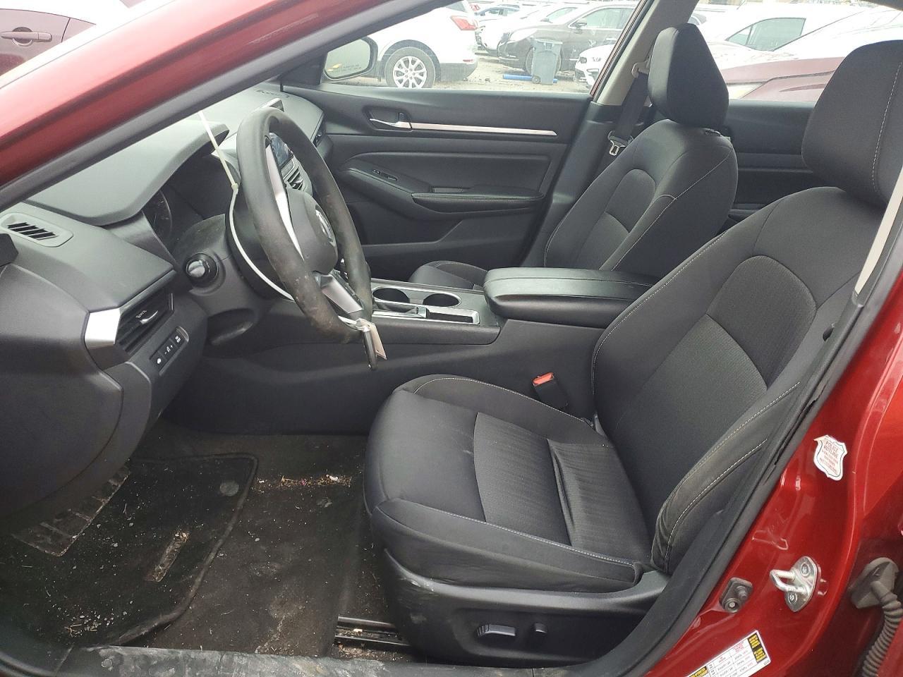 2022 Niss Altima sv