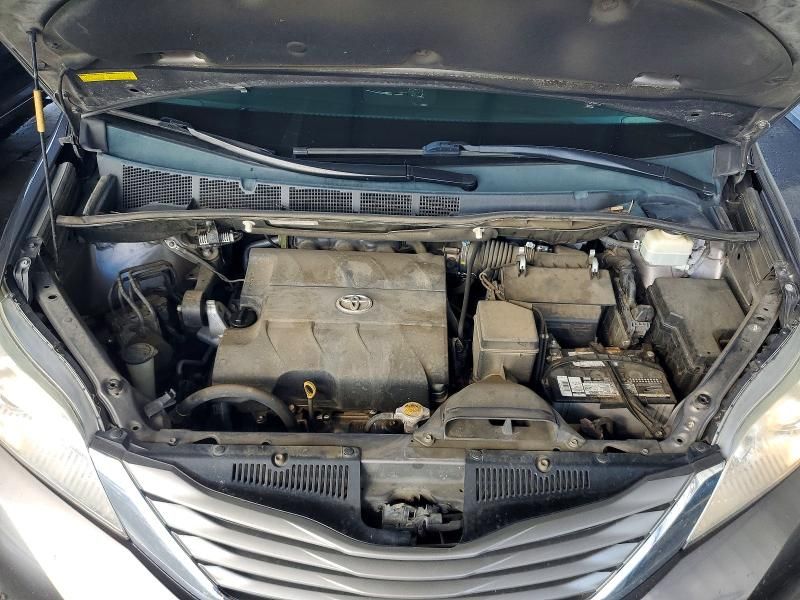 2014 Toyota Sienna xle