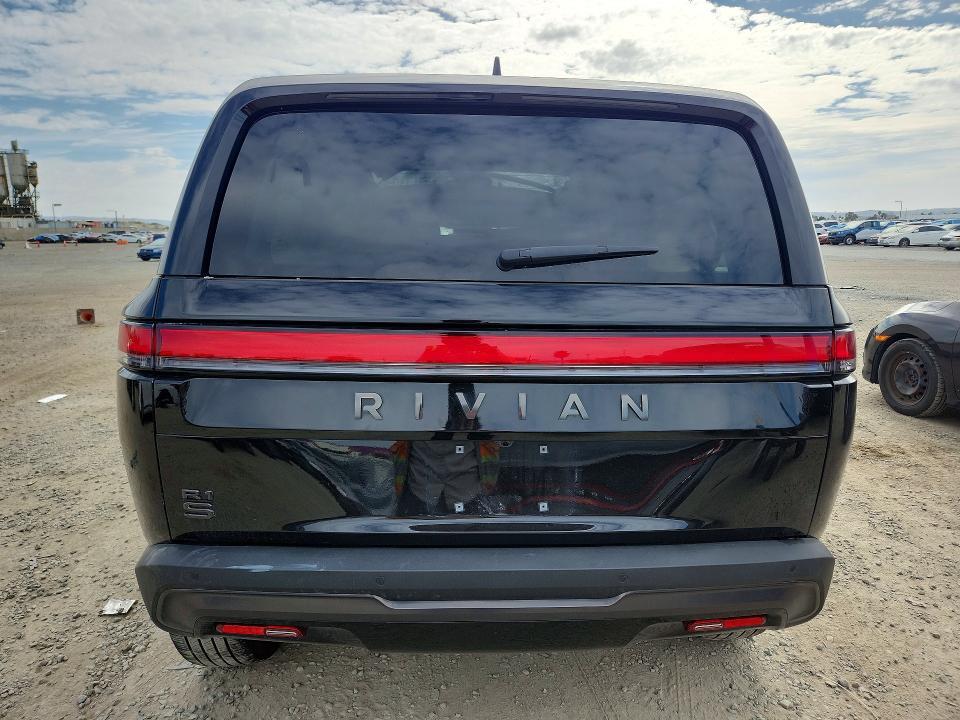 2025 Rivian R1S Adventure