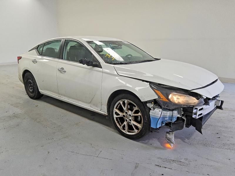 2022 Nissan Altima 2.5 s