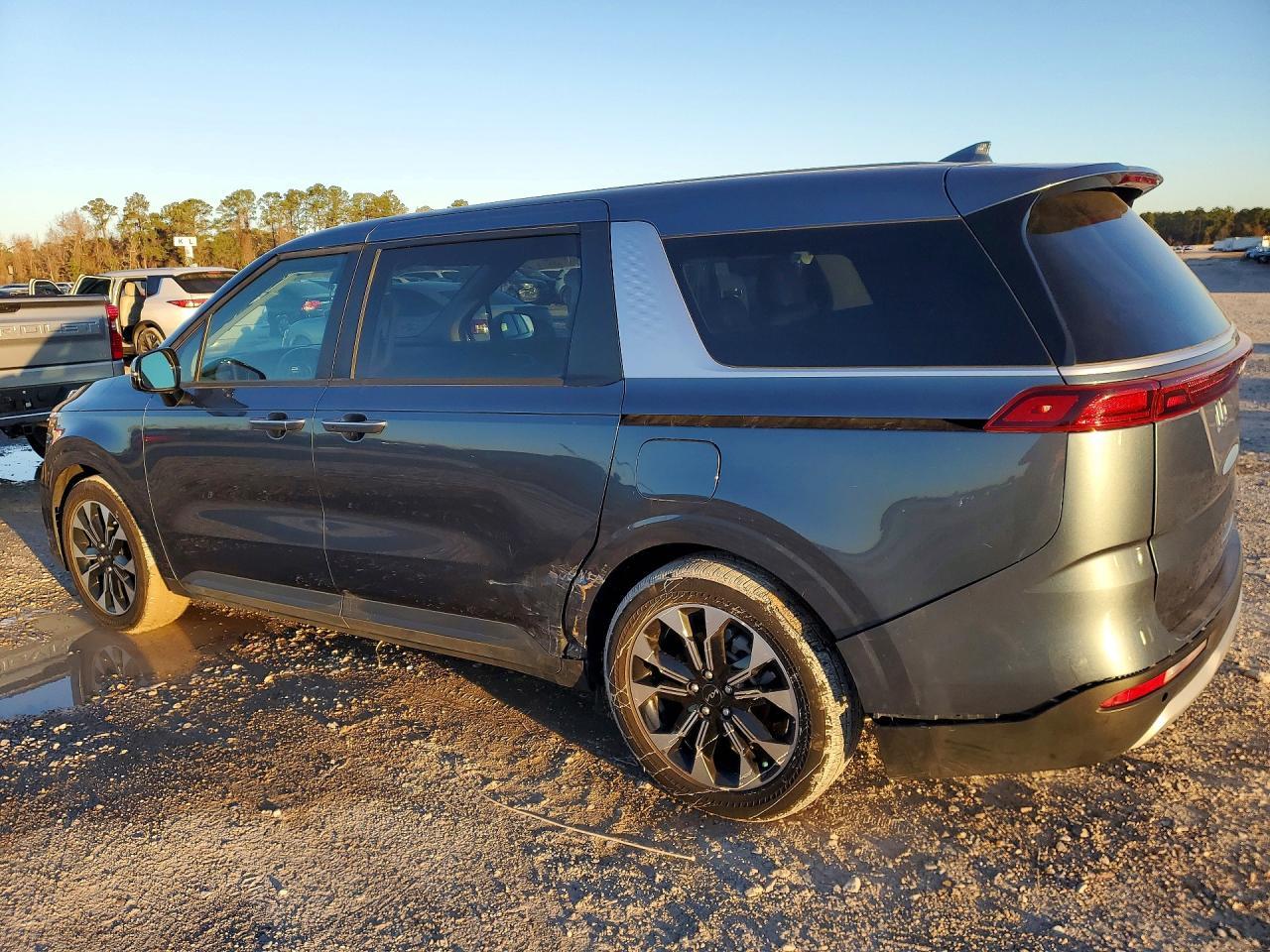 2022 KIA Carnival ex
