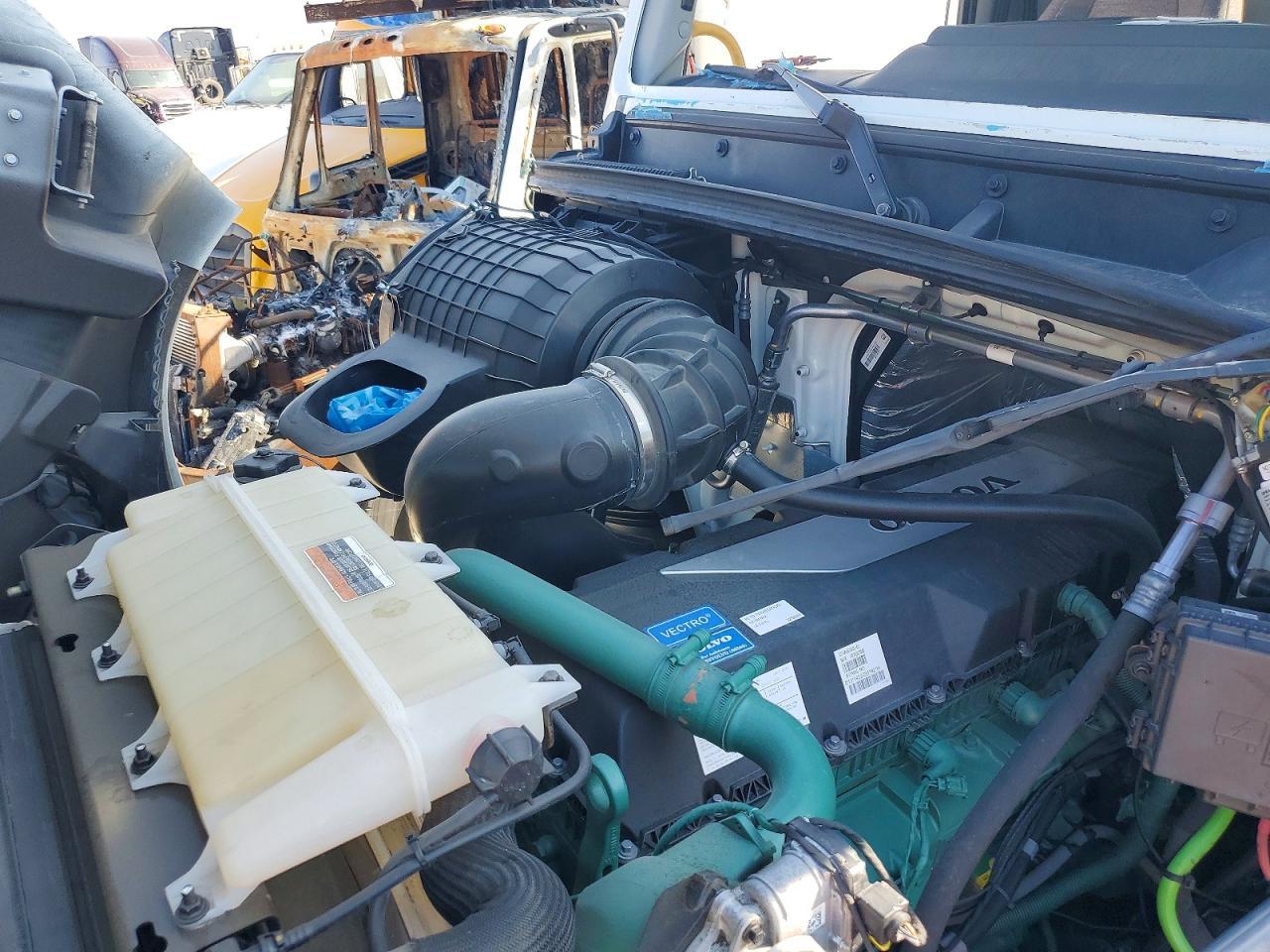 2025 Volvo VNR Semi Truck