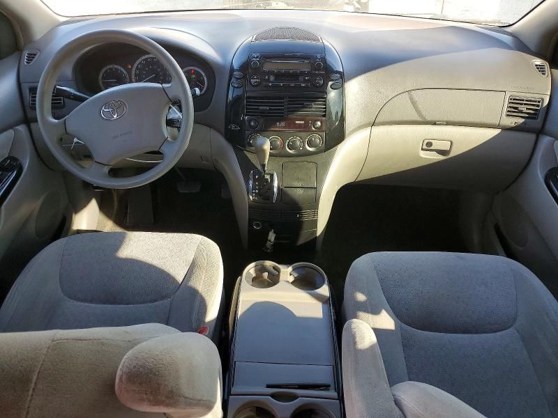 2005 Toyota Sienna ce