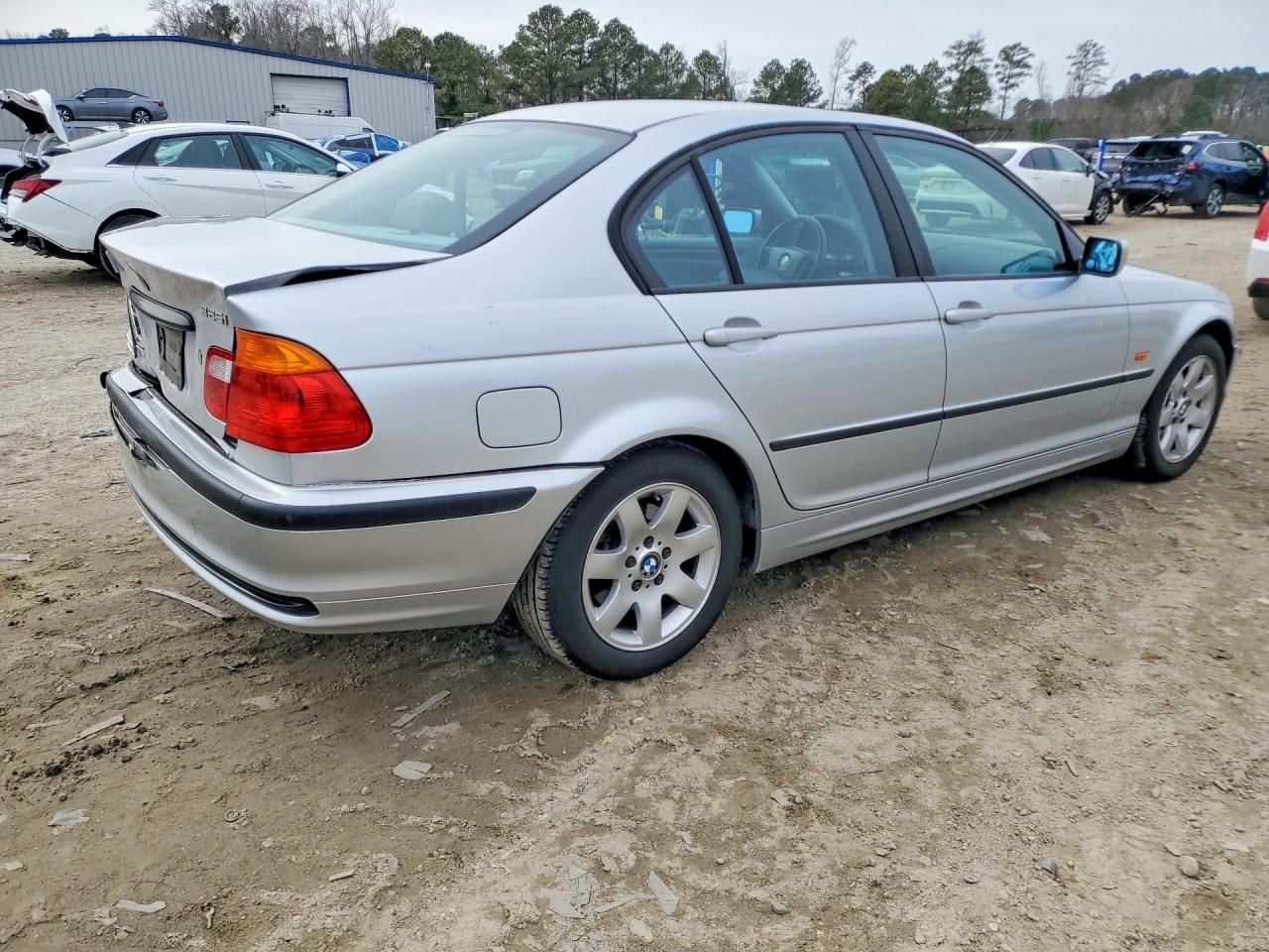 2001 BMW 325 i