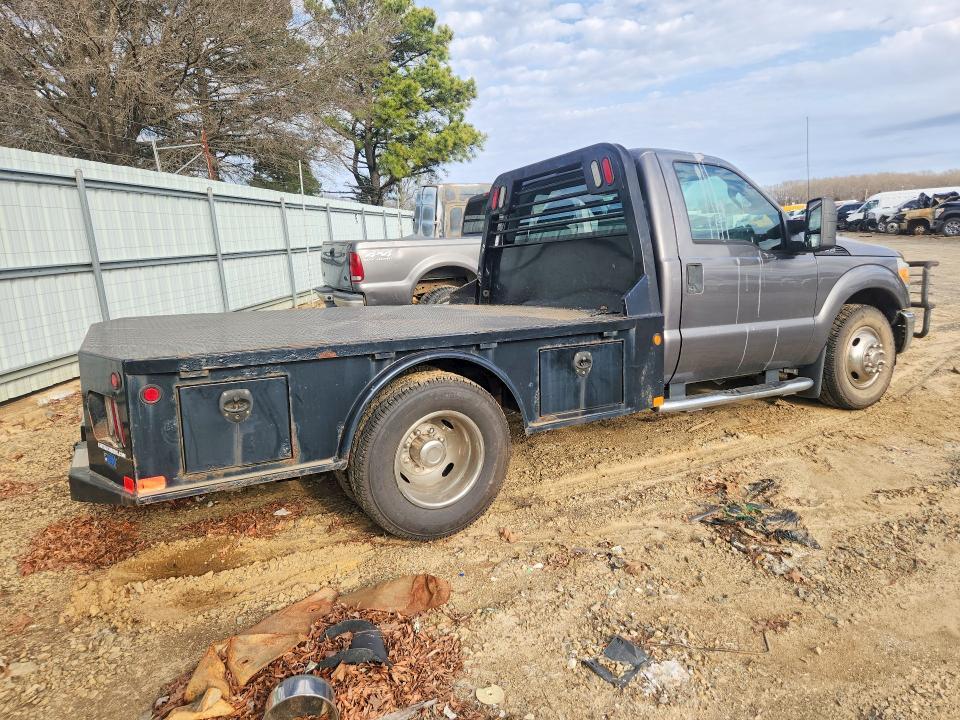 2011 Ford F350 Super Duty Flatbed Truck