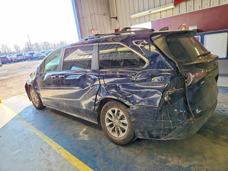 2024 Toyota Sienna xle 7-passenger