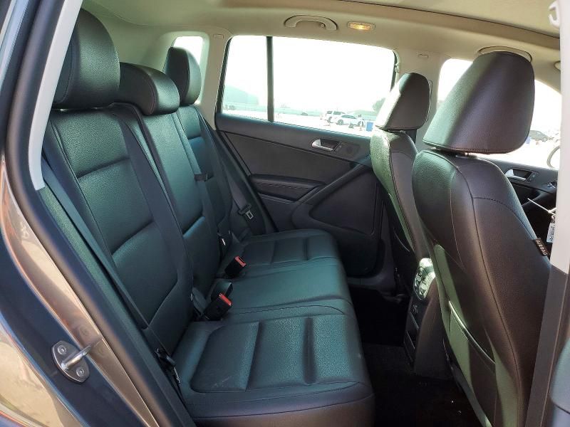 2016 Volkswagen Tiguan s