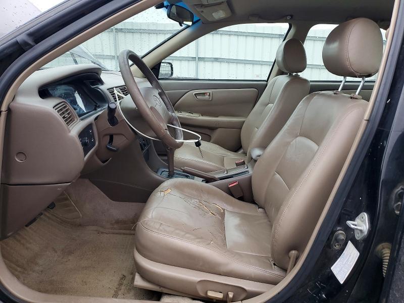 2000 Toyota Camry le