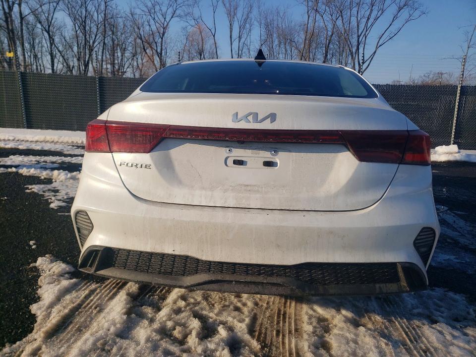 2023 KIA Forte lxs