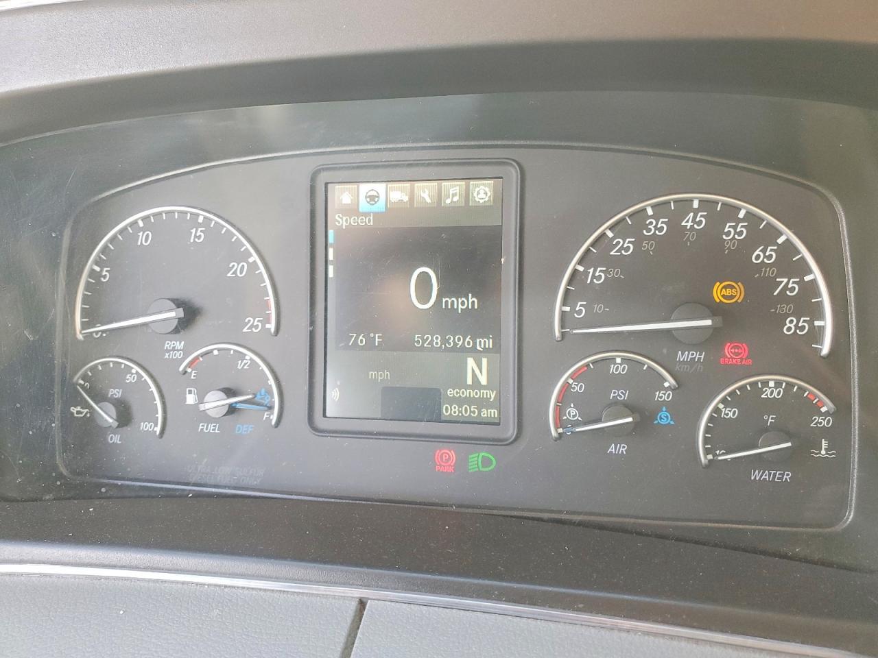 2021 Freigliner 2021 Freightliner Cascadia 126 Semi Truck