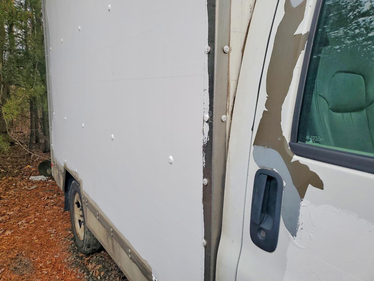 2010 GMC Savana BOX Truck