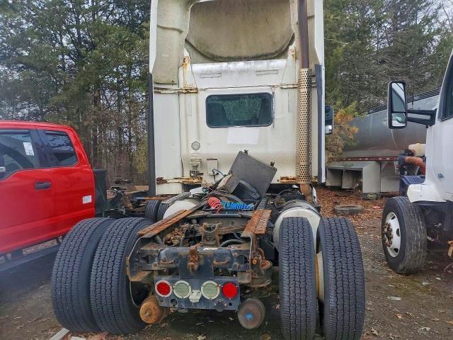2013 Kenworth T600 Semi Truck
