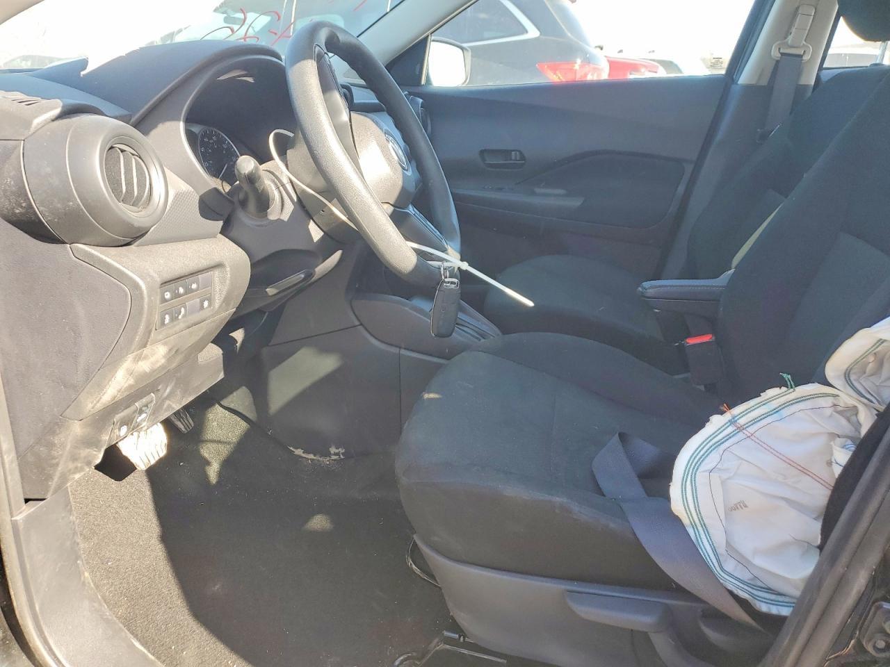 2024 Nissan Kicks s