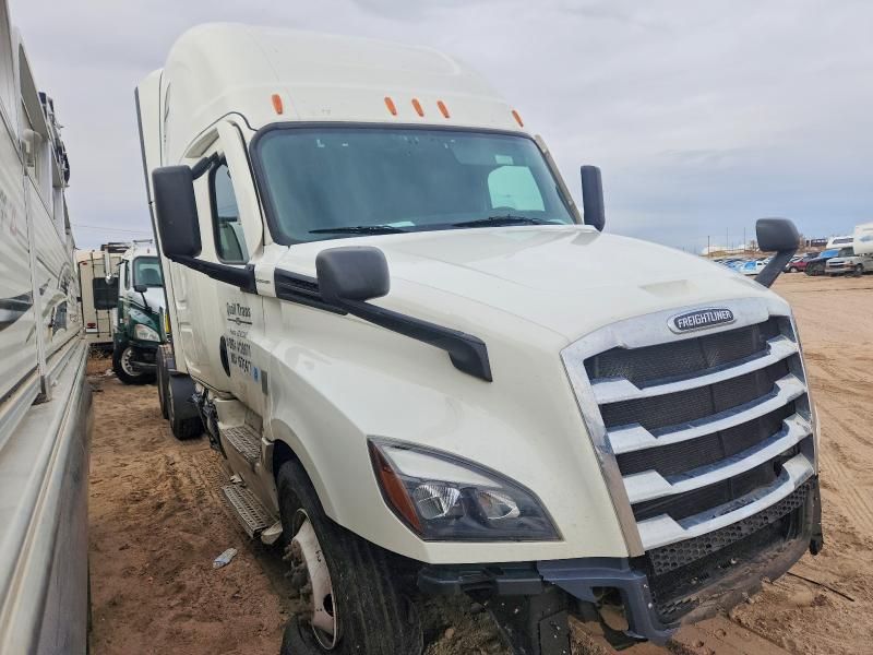 2021 Freightliner Cascadia 126