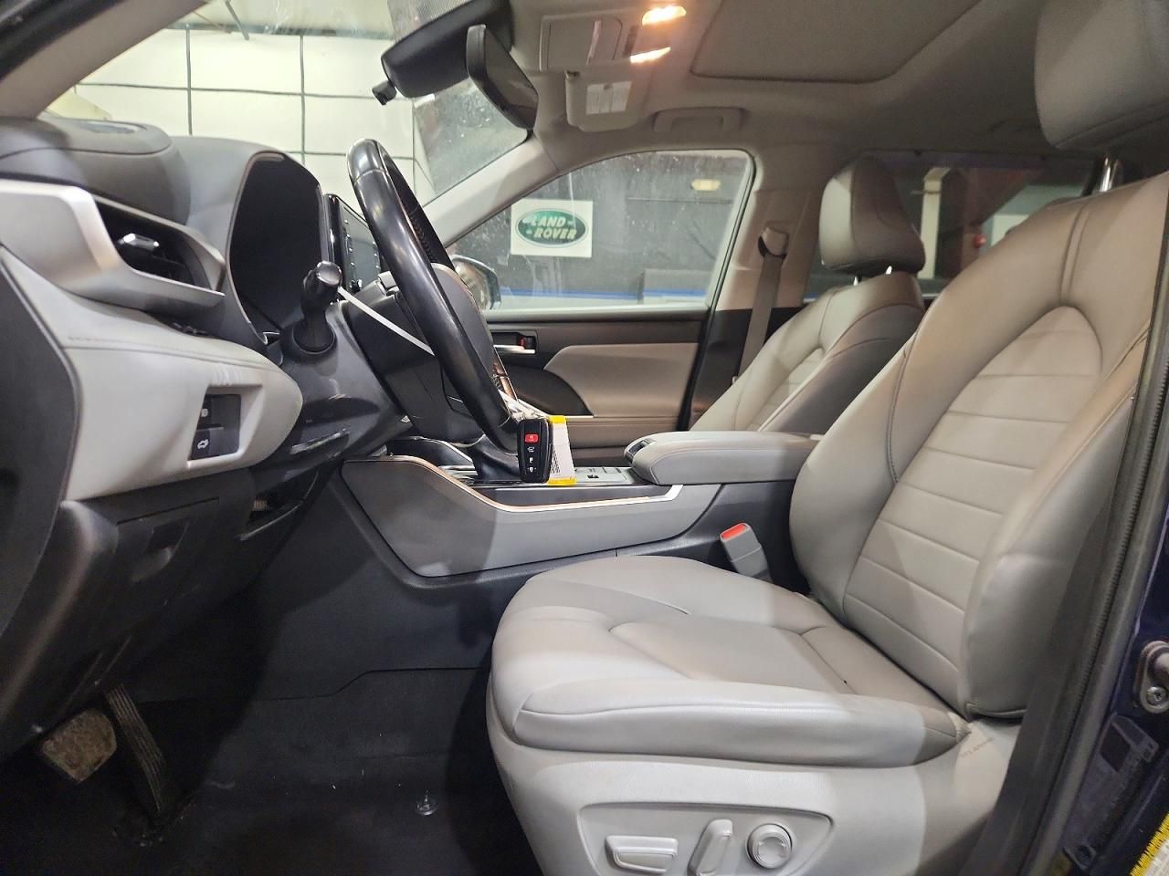 2022 Toyota Highlander Hybrid xle