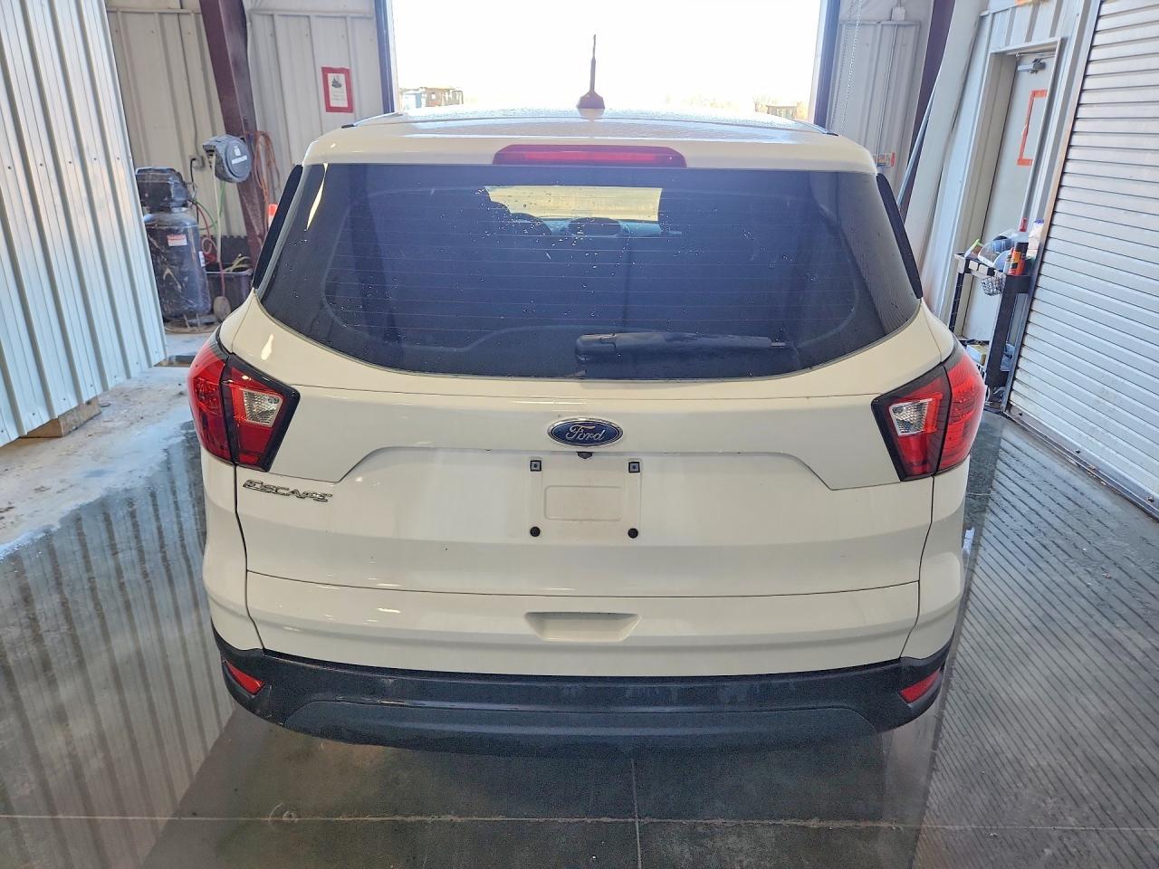 2019 Ford Escape s