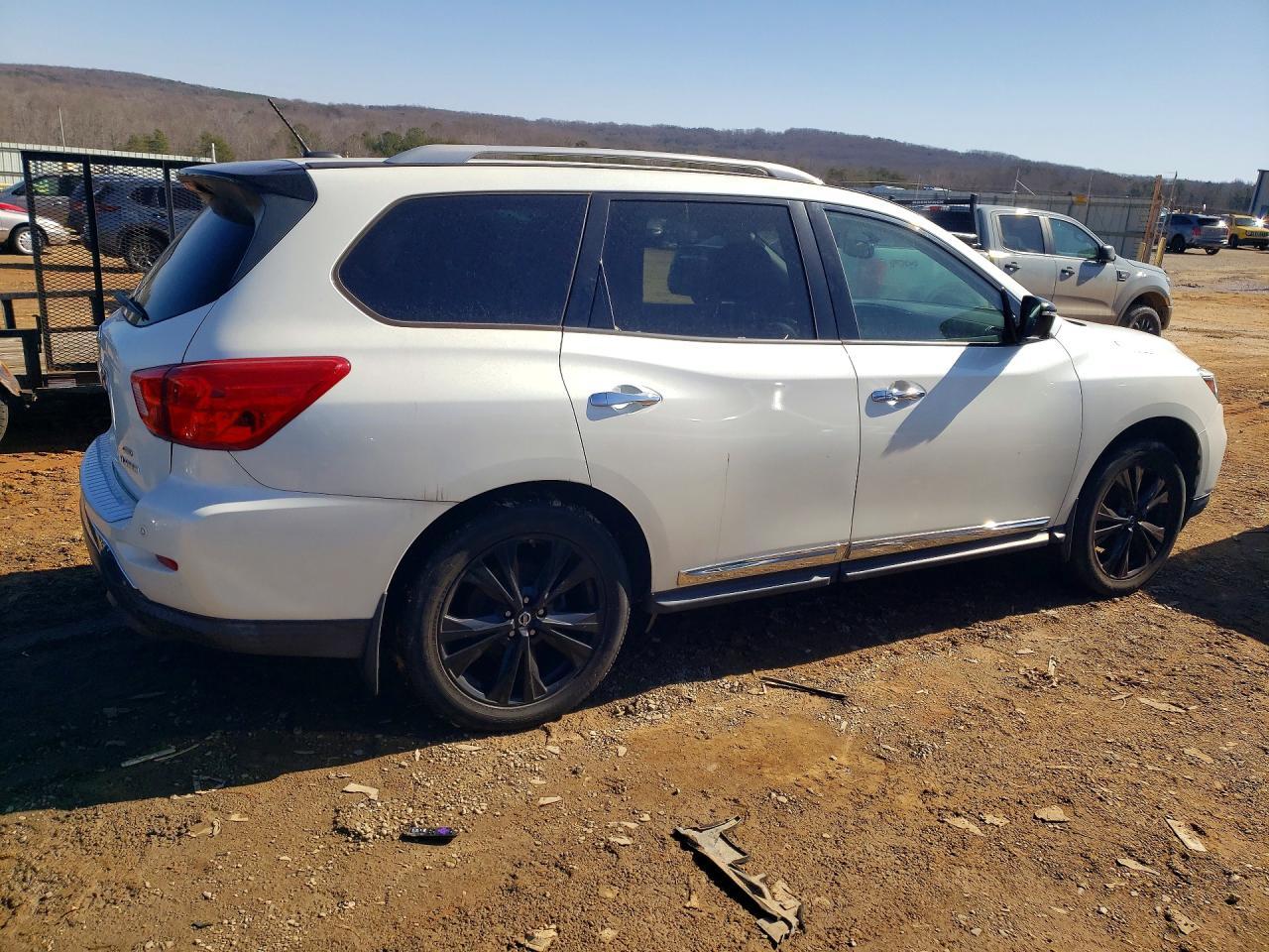 2017 Nissan Pathfinder s