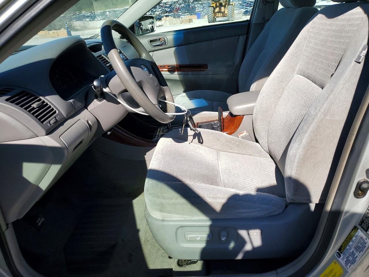 2004 Toyota Camry le