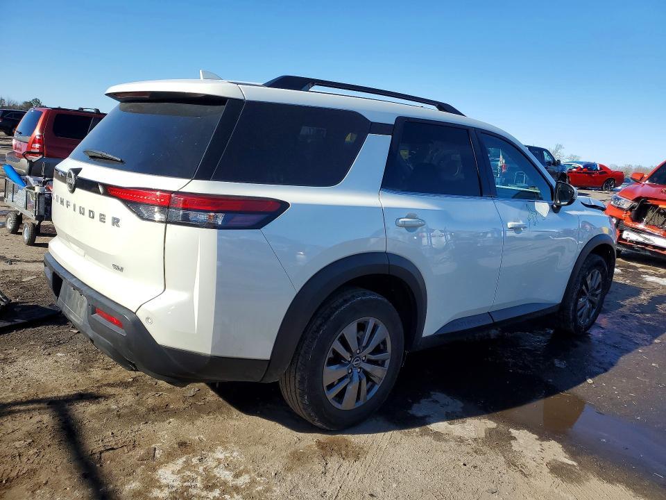 2024 Nissan Pathfinder sv