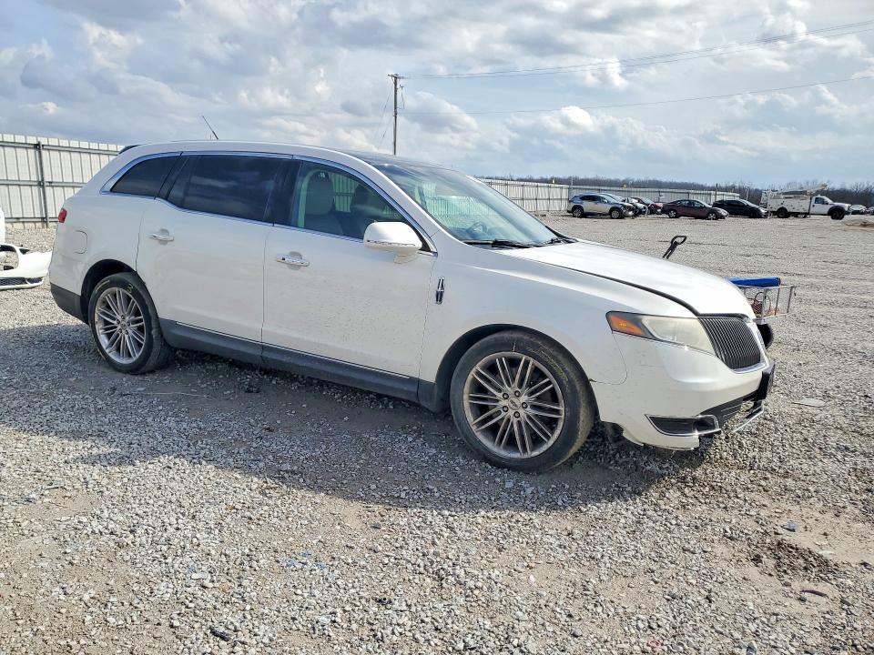 2013 Lincoln MKT