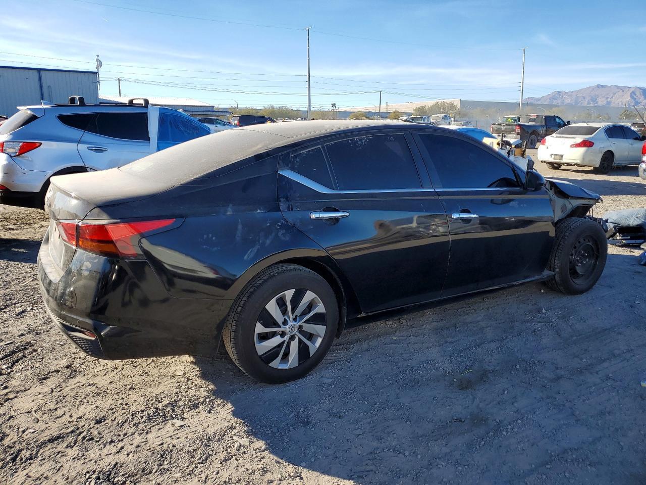 2023 Nissan Altima s