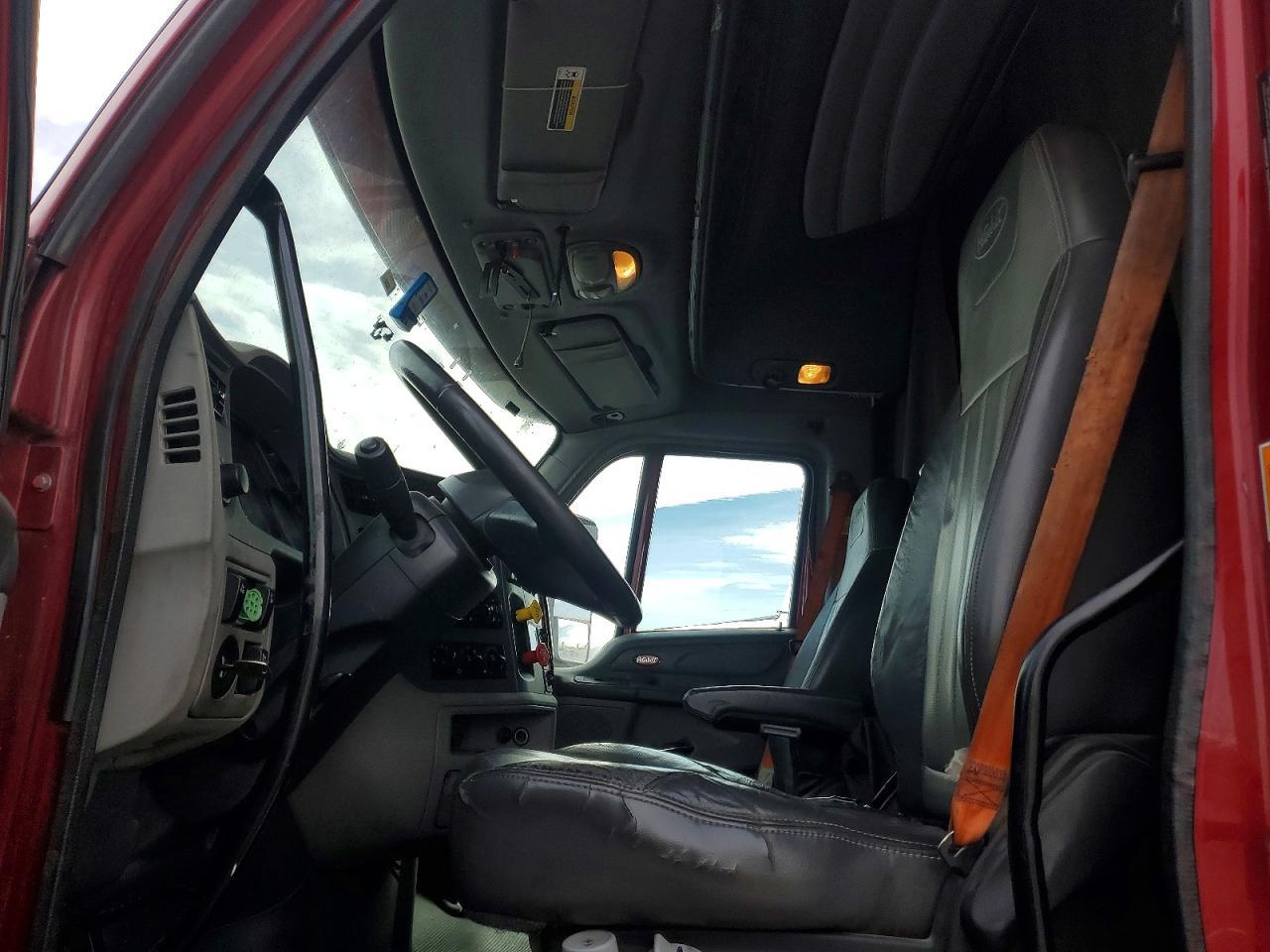 2017 Peterbilt 589 Semi Truck