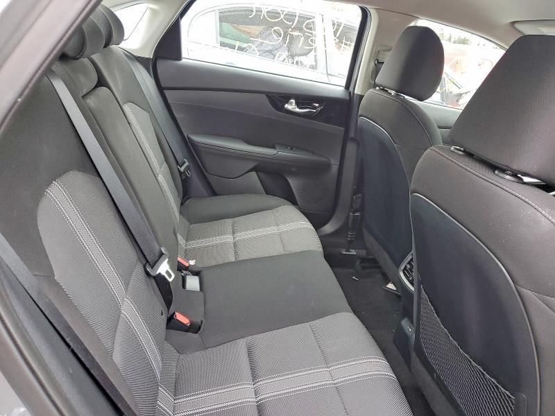 2024 KIA Forte lx