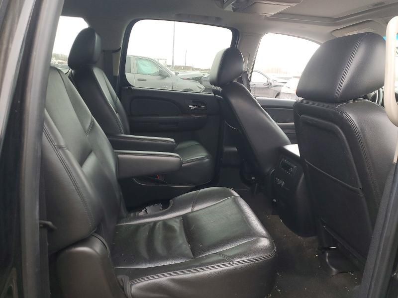 2013 Chevrolet Suburban K1500 ltz