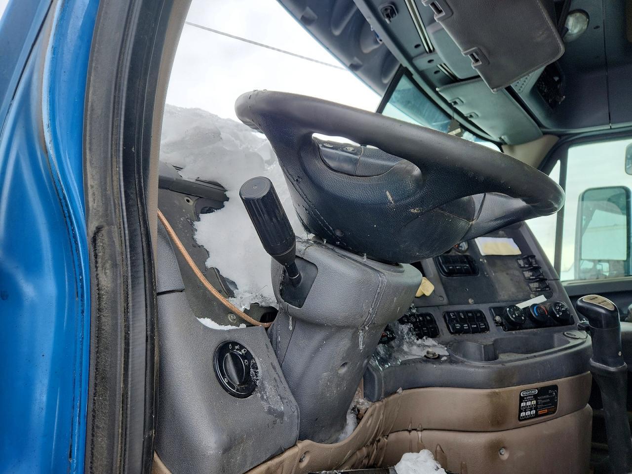 2013 Freigliner 2013 Freightliner Cascadia Semi Truck