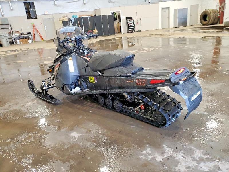 2017 Skidoo Snowmobile