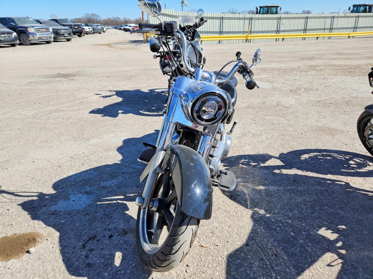 2015 Harley-Davidson FLD Switchback