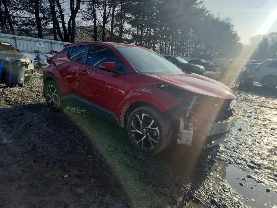 2021 Toyota C-hr xle