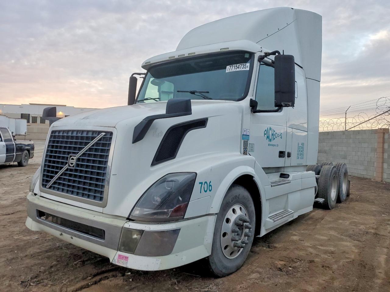 2011 Volvo VN VNL