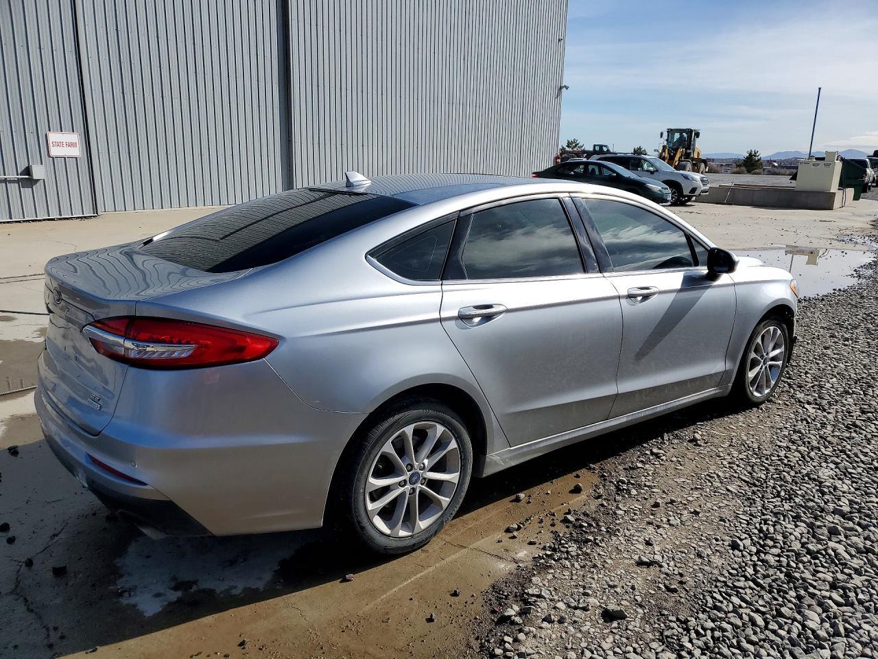 2020 Ford Fusion se