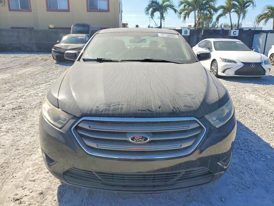 2015 Ford Taurus se