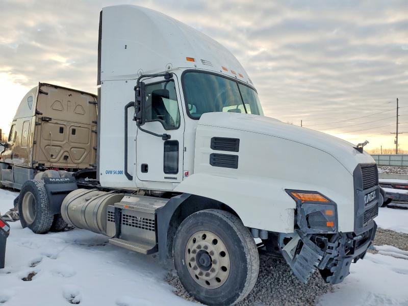 2022 Mack Anthem Semi Truck