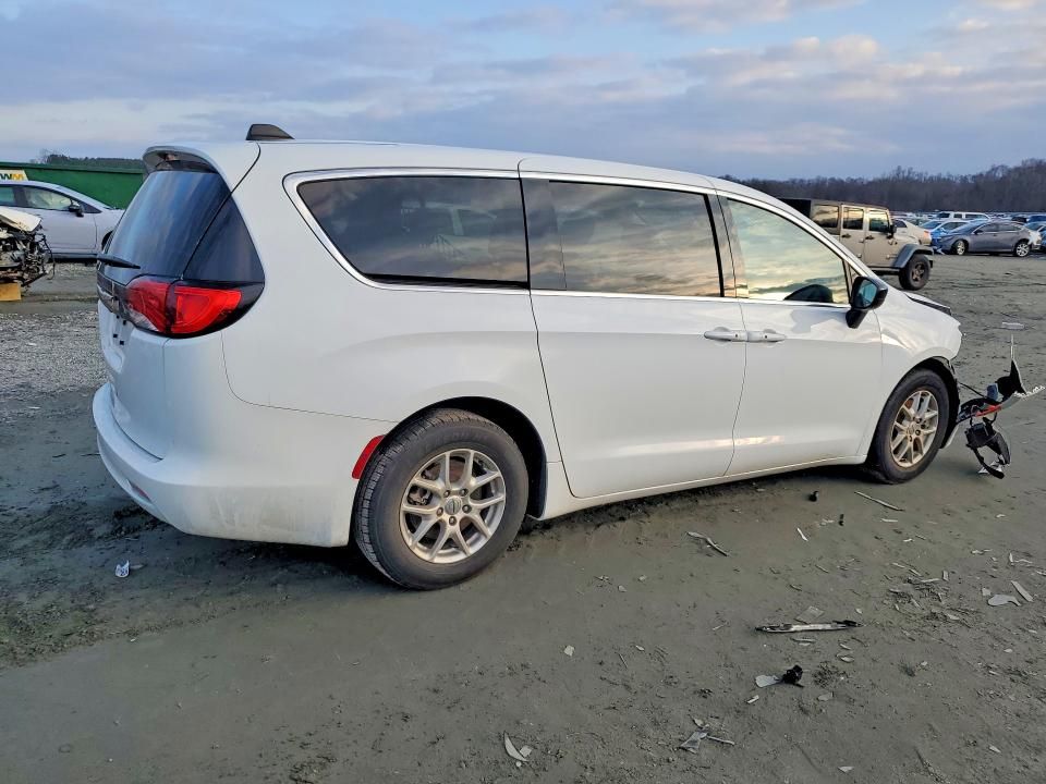 2024 Chrysler Voyager lx