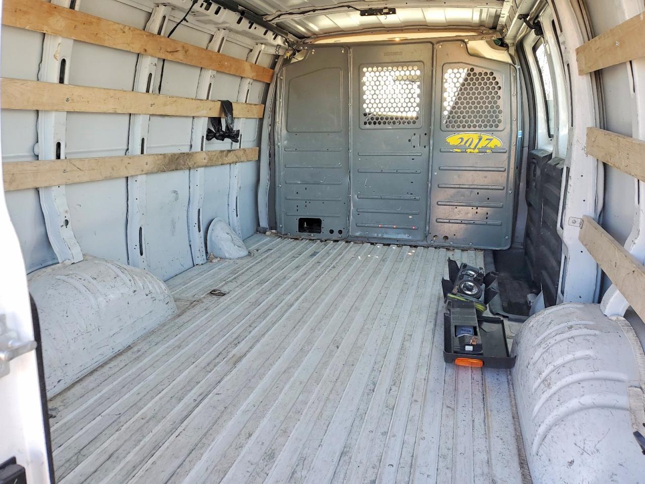 2017 GMC Savana 2500 Cargo Delivery van