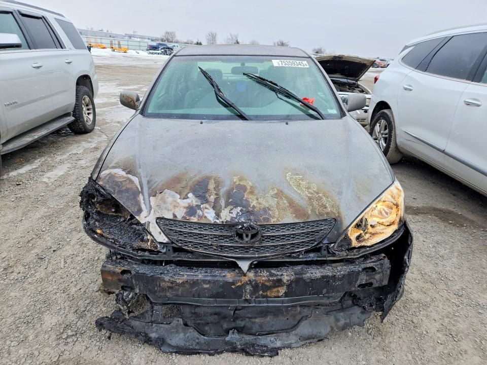 2004 Toyota Camry le