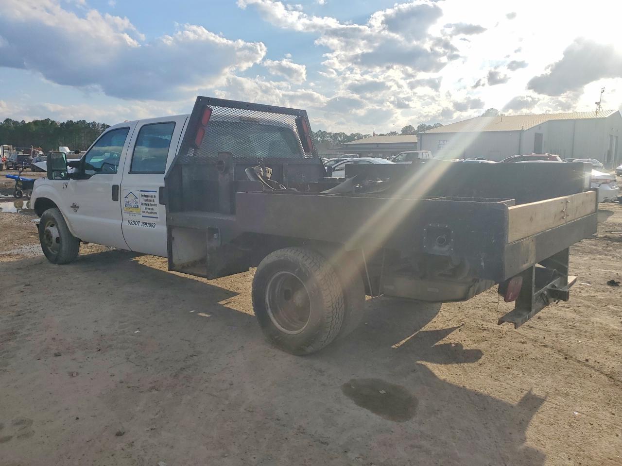 2014 Ford F350 Super Duty Flatbed Truck
