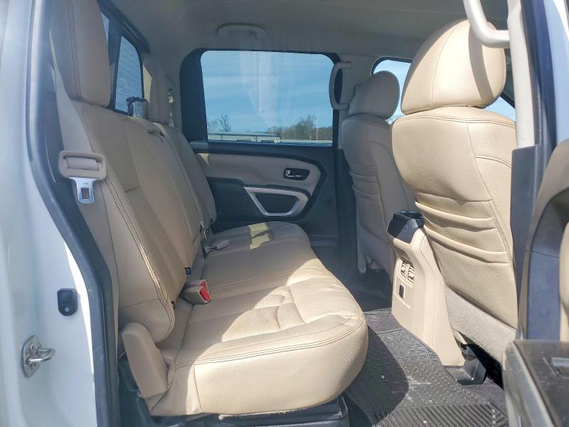 2017 Nissan Titan xd sl