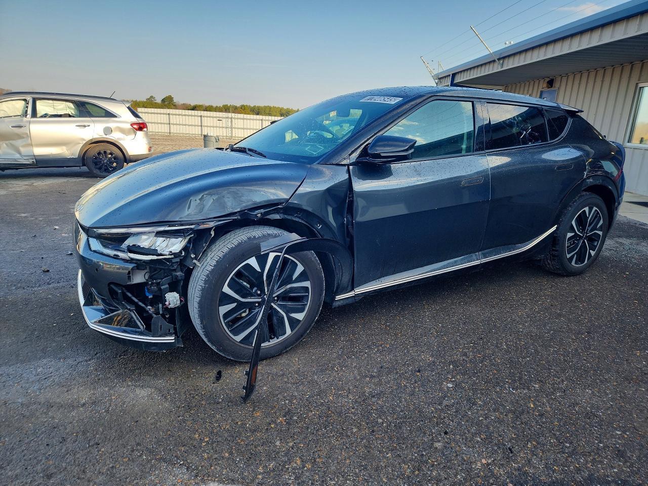 2023 KIA EV6 Light