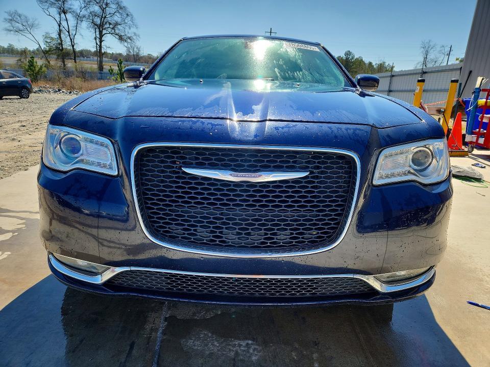 2016 Chrysler 300 Limited