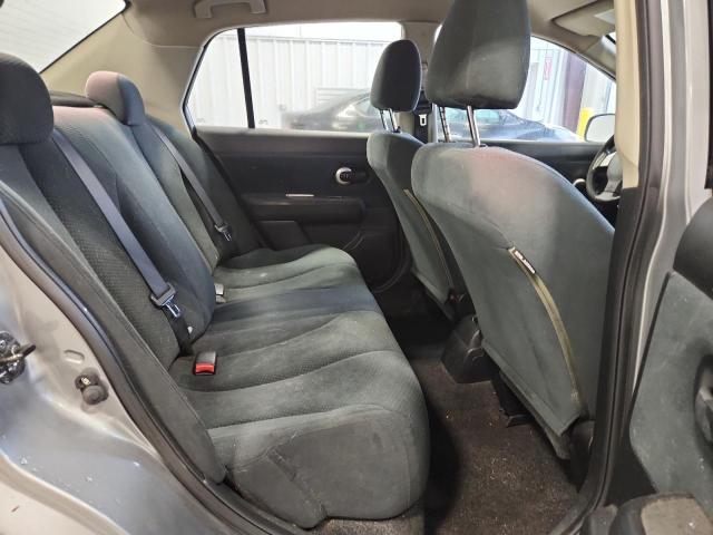 2010 Nissan Versa 1.8 s