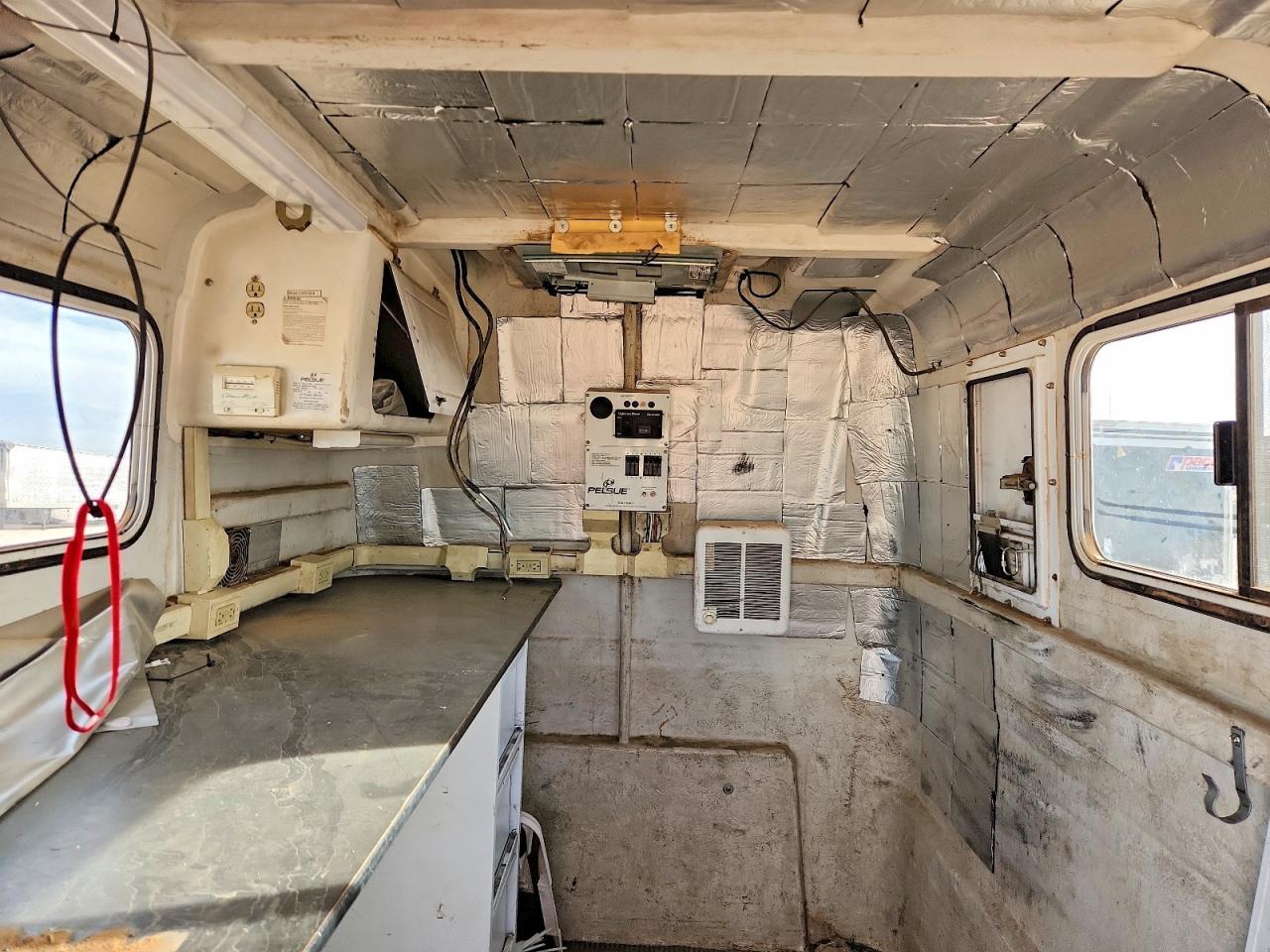 2014 Pelsue 2000 Featherlite Fiber Optic Splicing Trailer