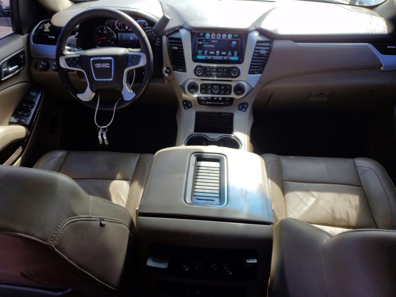 2017 GMC Yukon slt